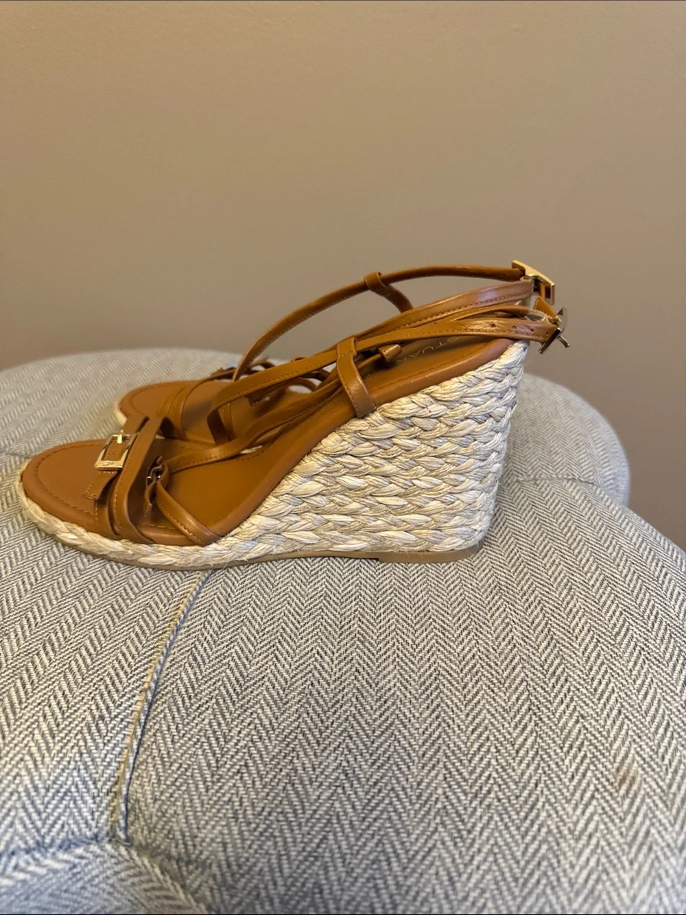Stuart Weitzman Georgie Leather Wedge Sandals - Picture 6 of 8